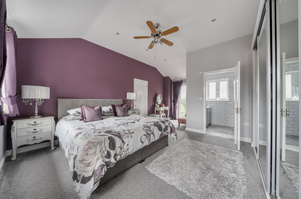 1360922768dfaed44cc05