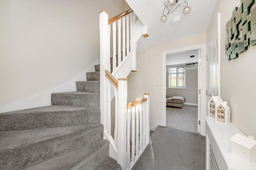 FIRST FLOOR LANDING