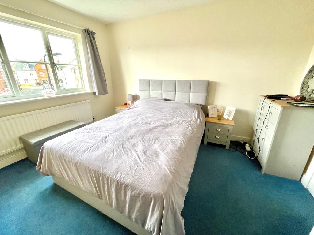 10 Roman Avenue B...