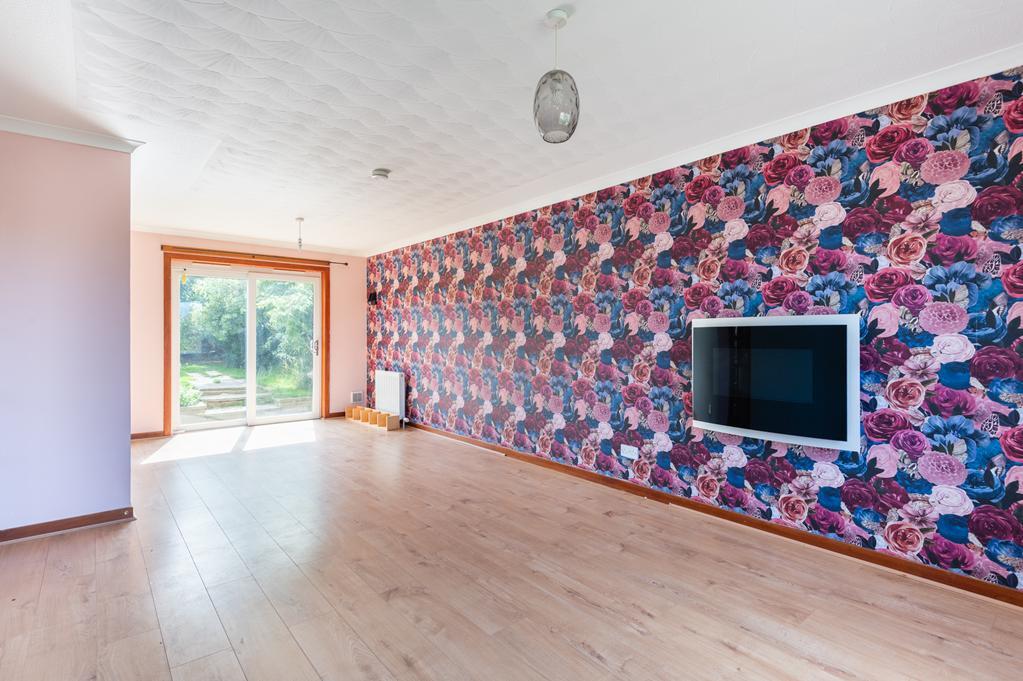 LOUNGE DINING ROOM