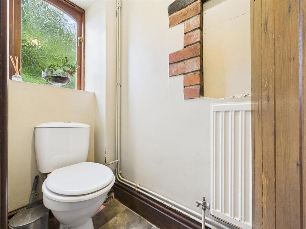 CLOAKROOM/WC