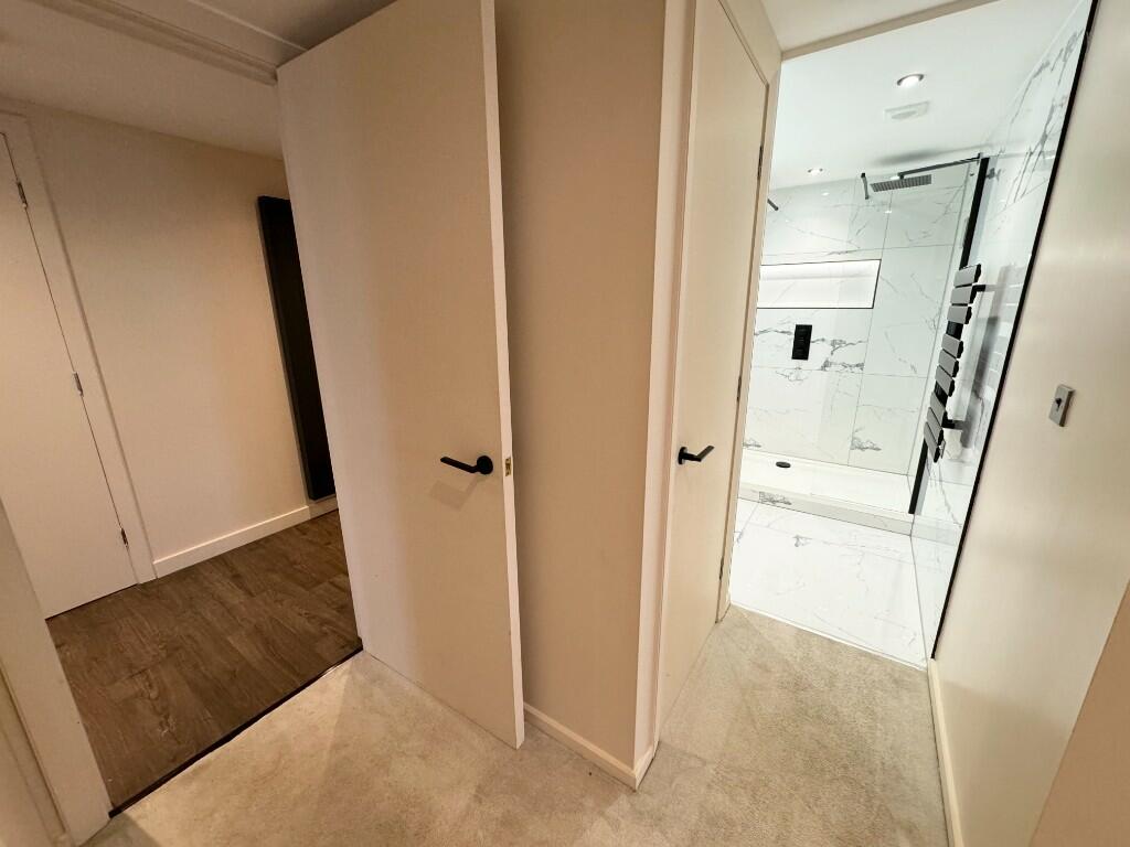 BEDROOM 1 / EN SUITE