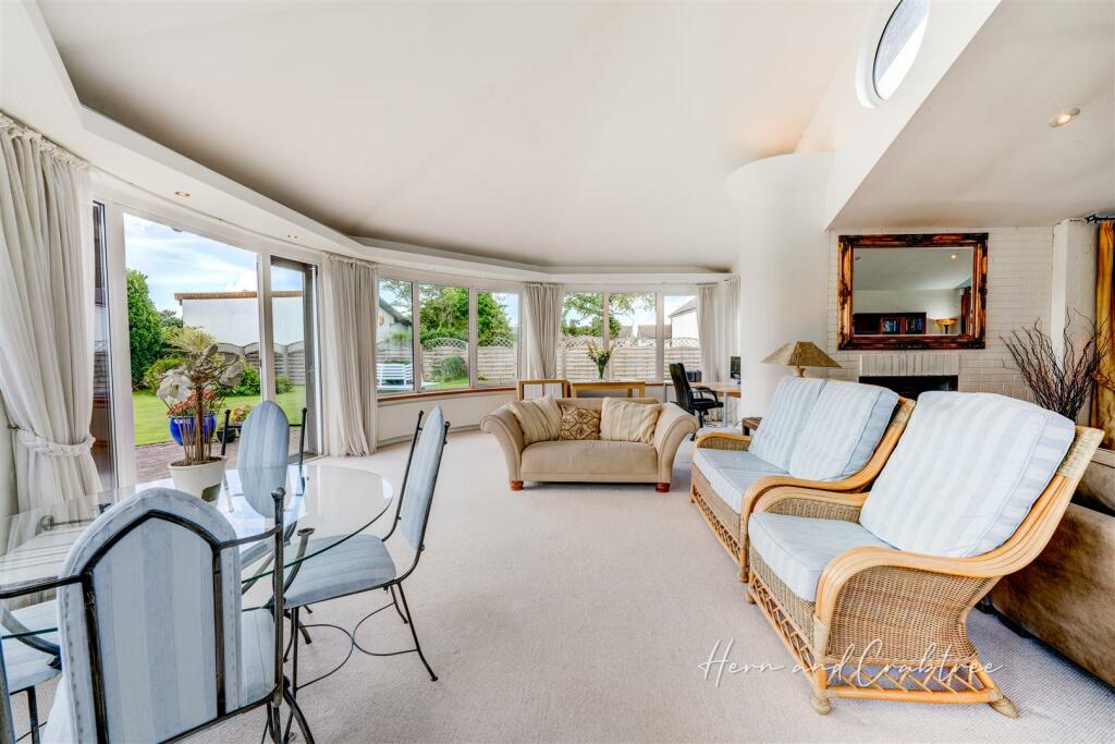 Wellfield Court, Marshfield, HernCrabtree (6).jpg