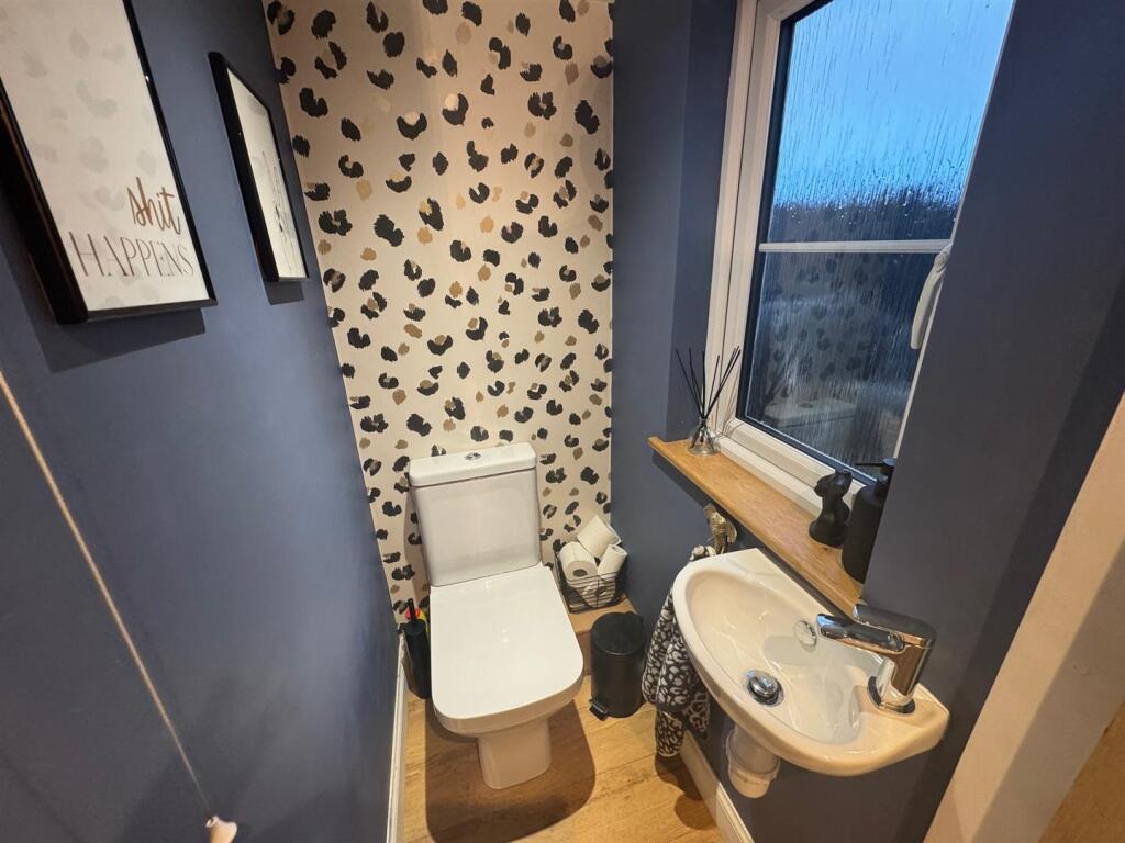 Downstairs WC.jpg
