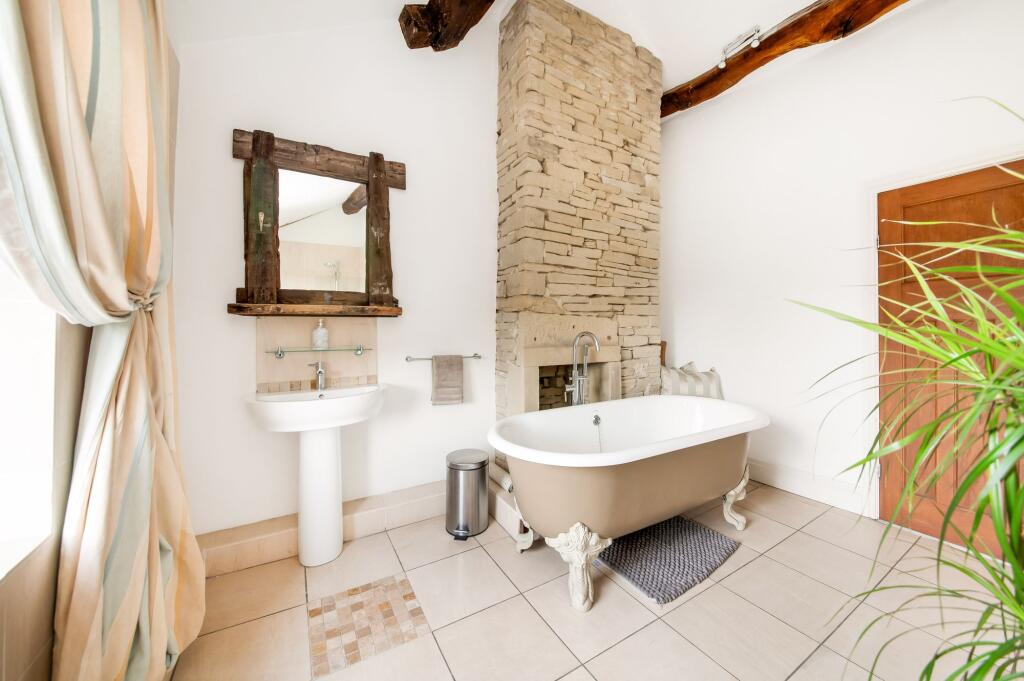 HOUSE BATHROOM