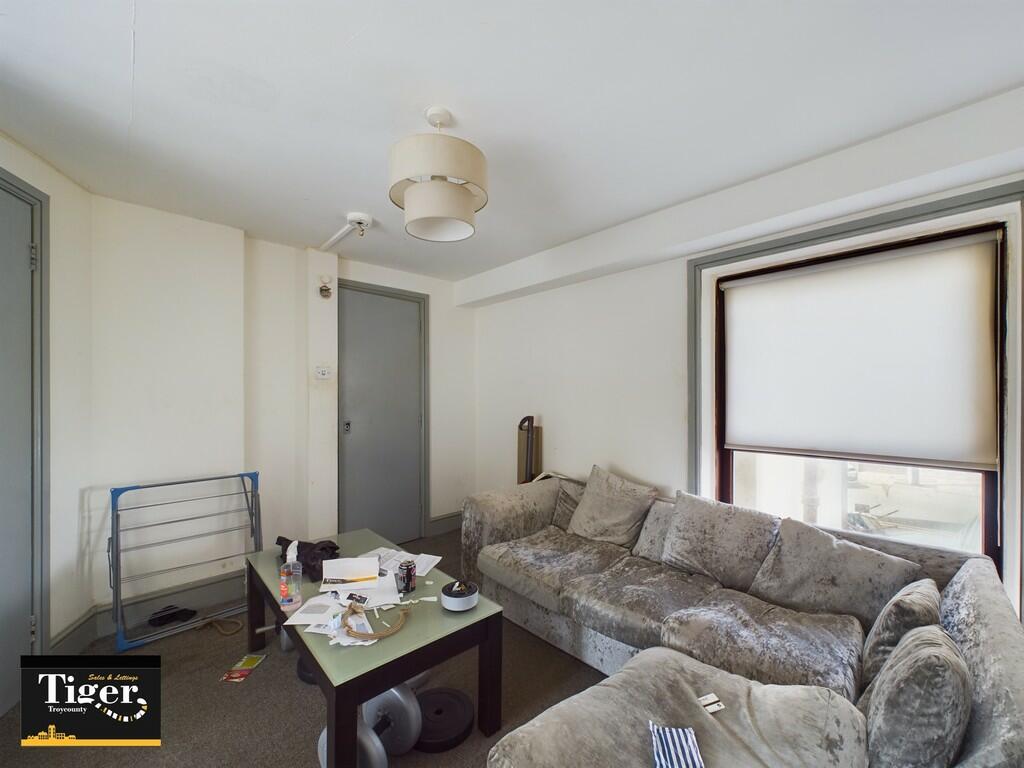 CAM02176G0-PR0293...