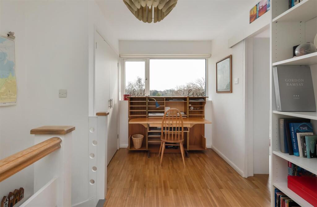 Island Wall, Whitstable