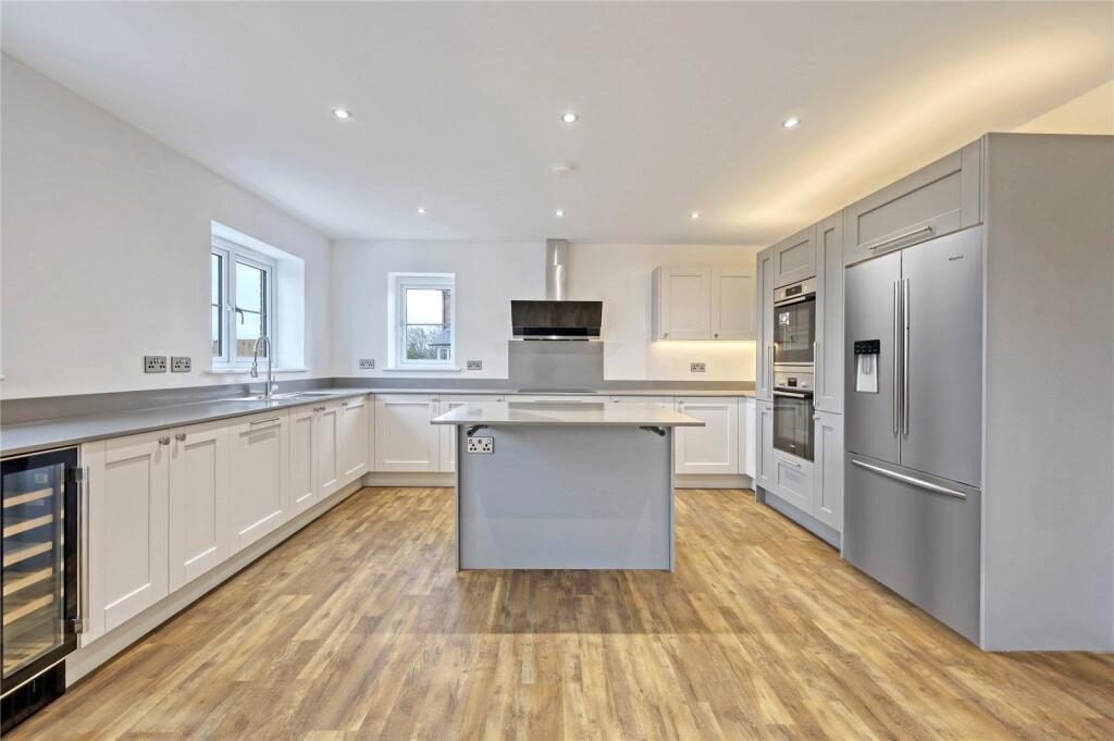 Larcombe Mews