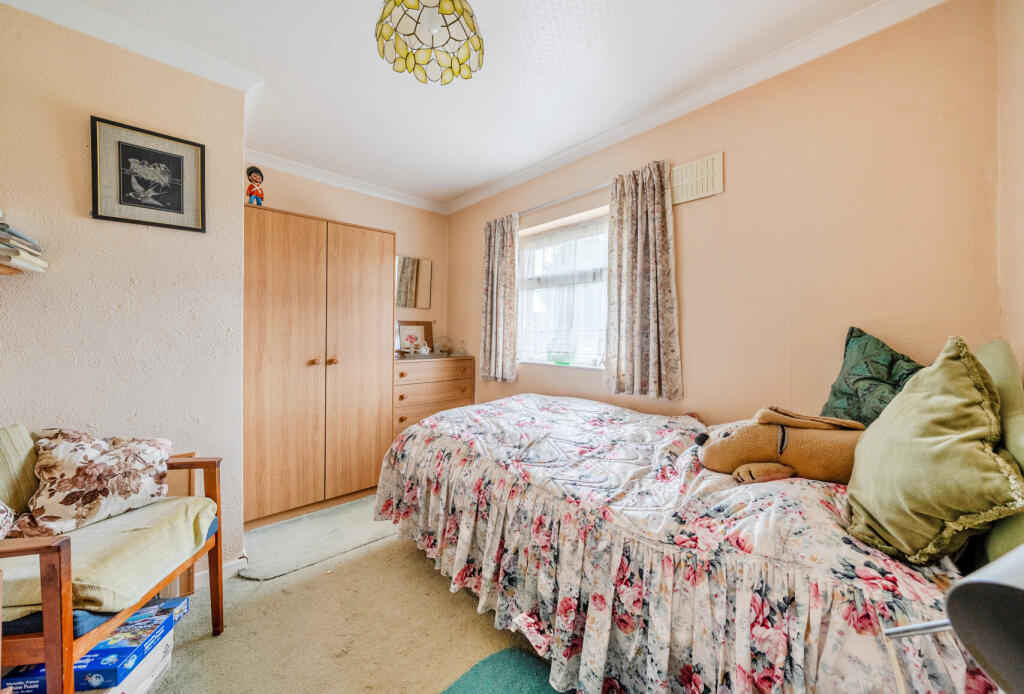 1329904-9-688a053...