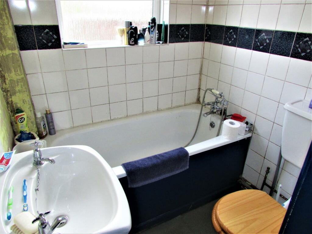 DeanSt73bath.JPG