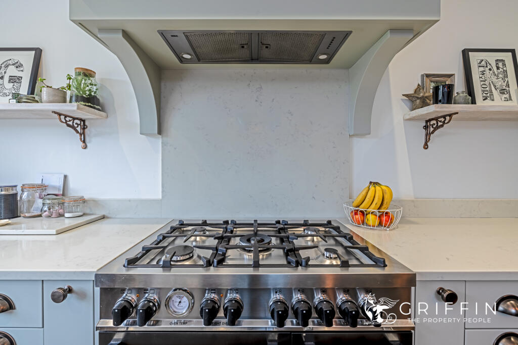 Kitchen &amp; Dining