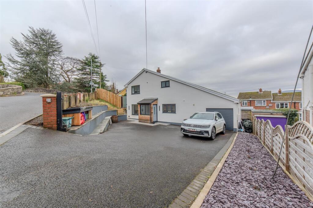 8 Station Road-47.jpg