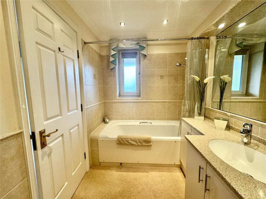 En-Suite To Bed One