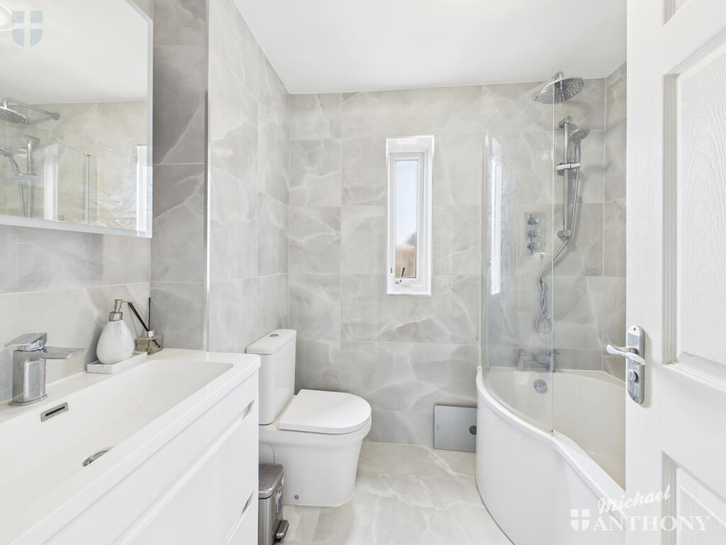 CAM03852G0-PR0253-STILL013