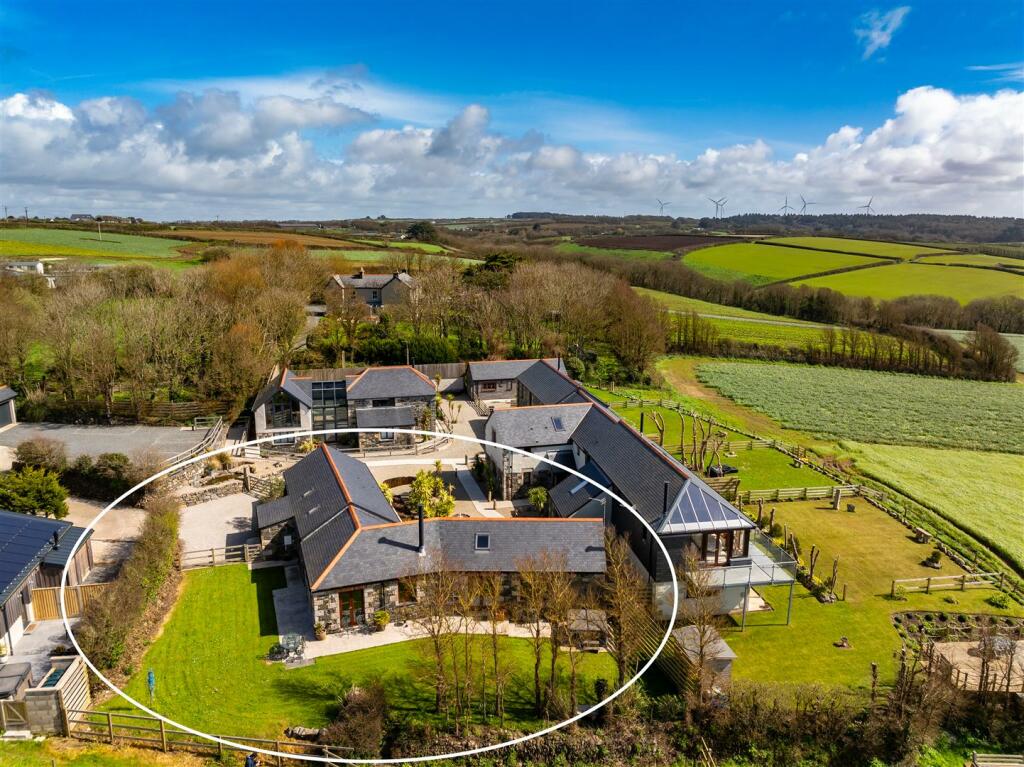 Poledan-House_aerials-42.jpg