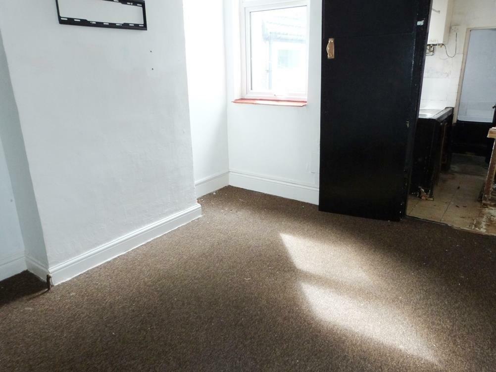 REAR ROOM