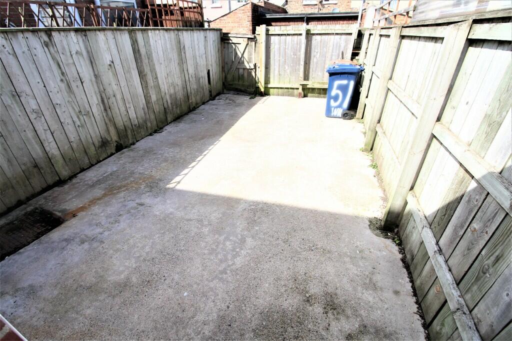 ENCLOSED REAR YARD
