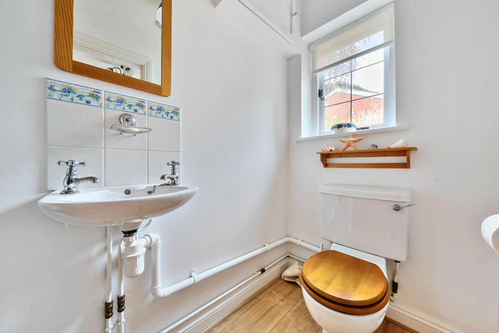 1-6819faeb518be-1...