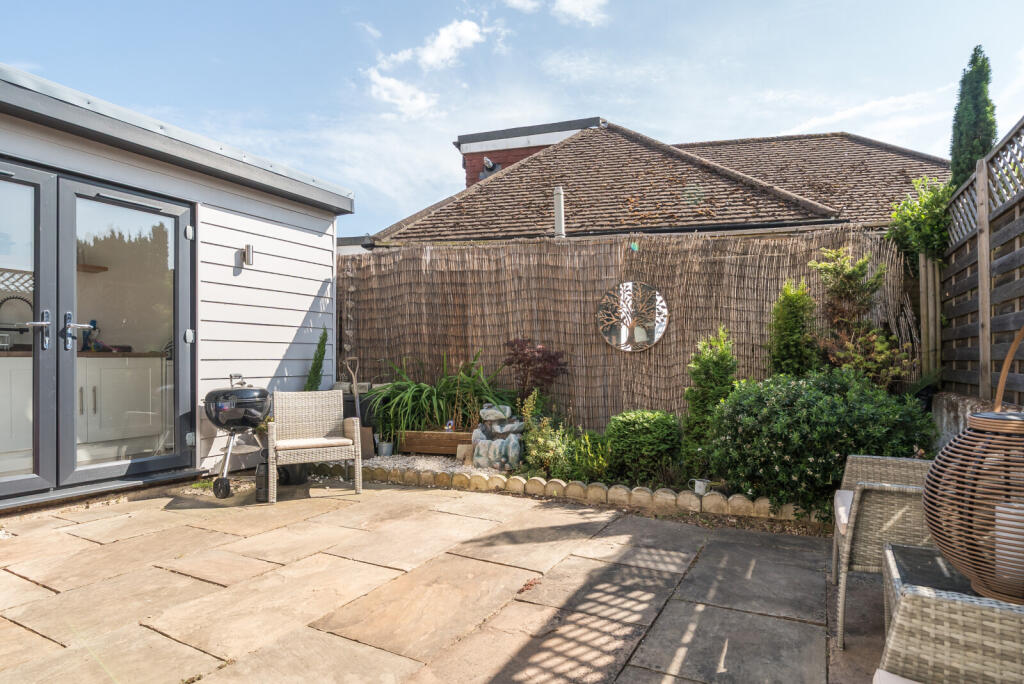 1312496-4-6855835...