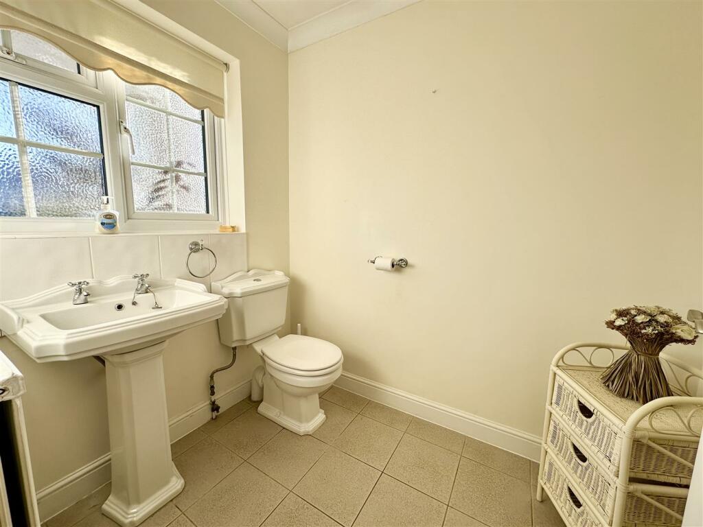 ground floor cloakroom