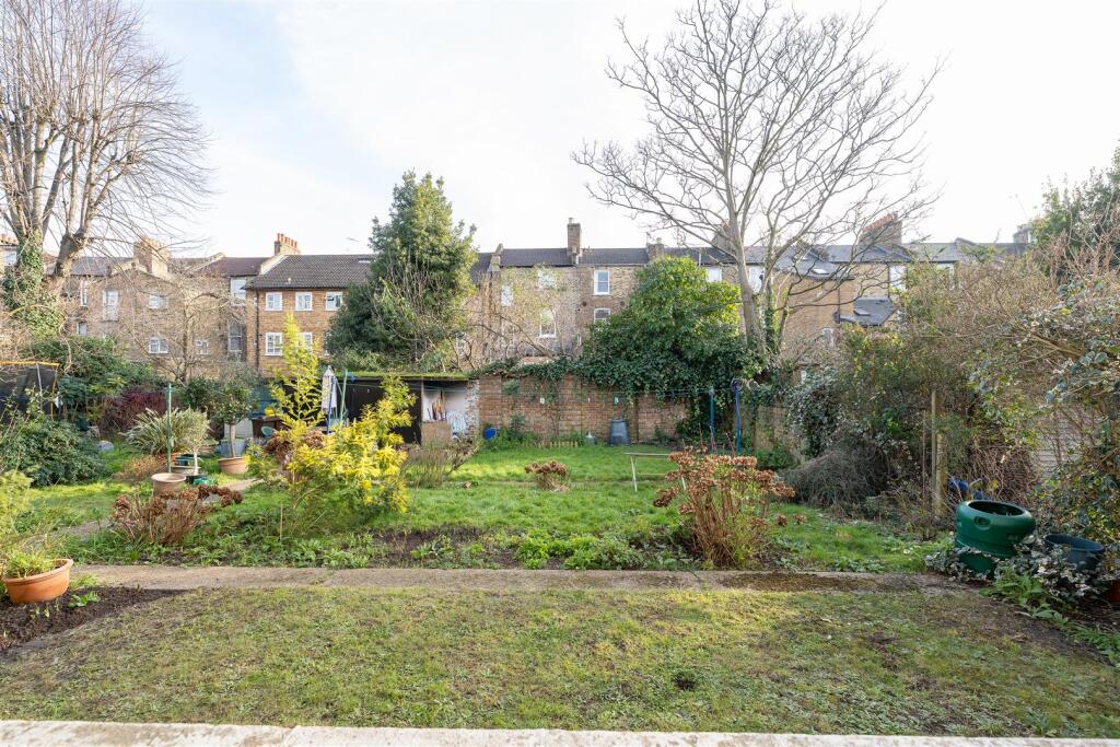 Powerscroft Road, E5