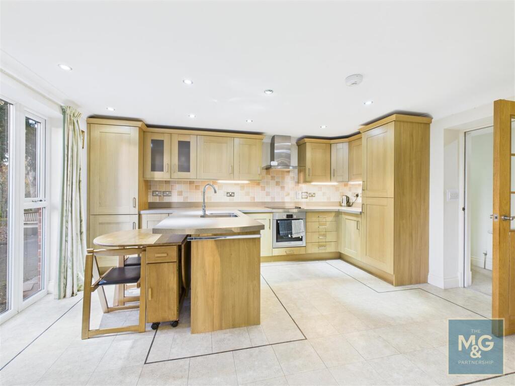 Kitchen/Living Area