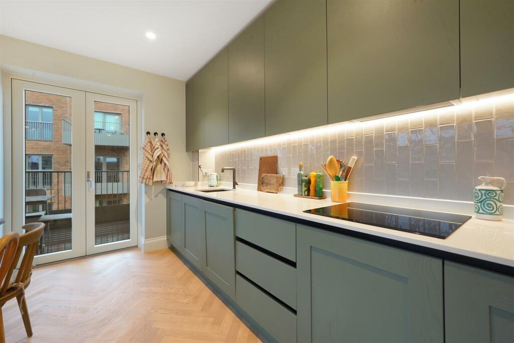 Apartment 26, 31 Royal Engineers Way - pqqxwpffEOe