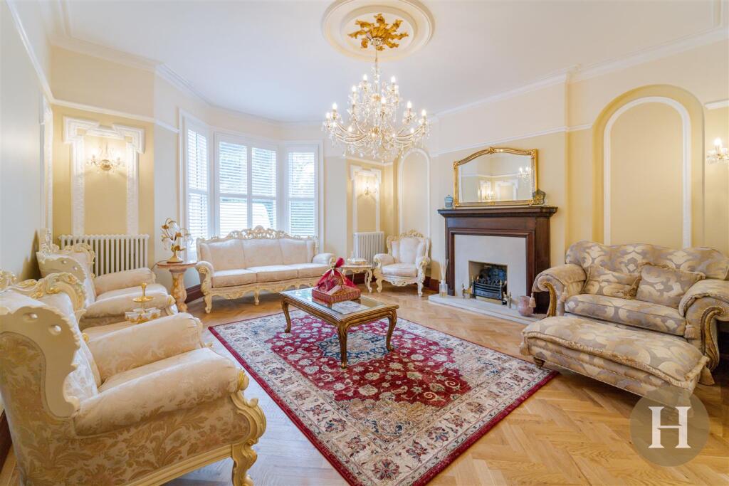 Hadleigh Estate Agents-6.jpg