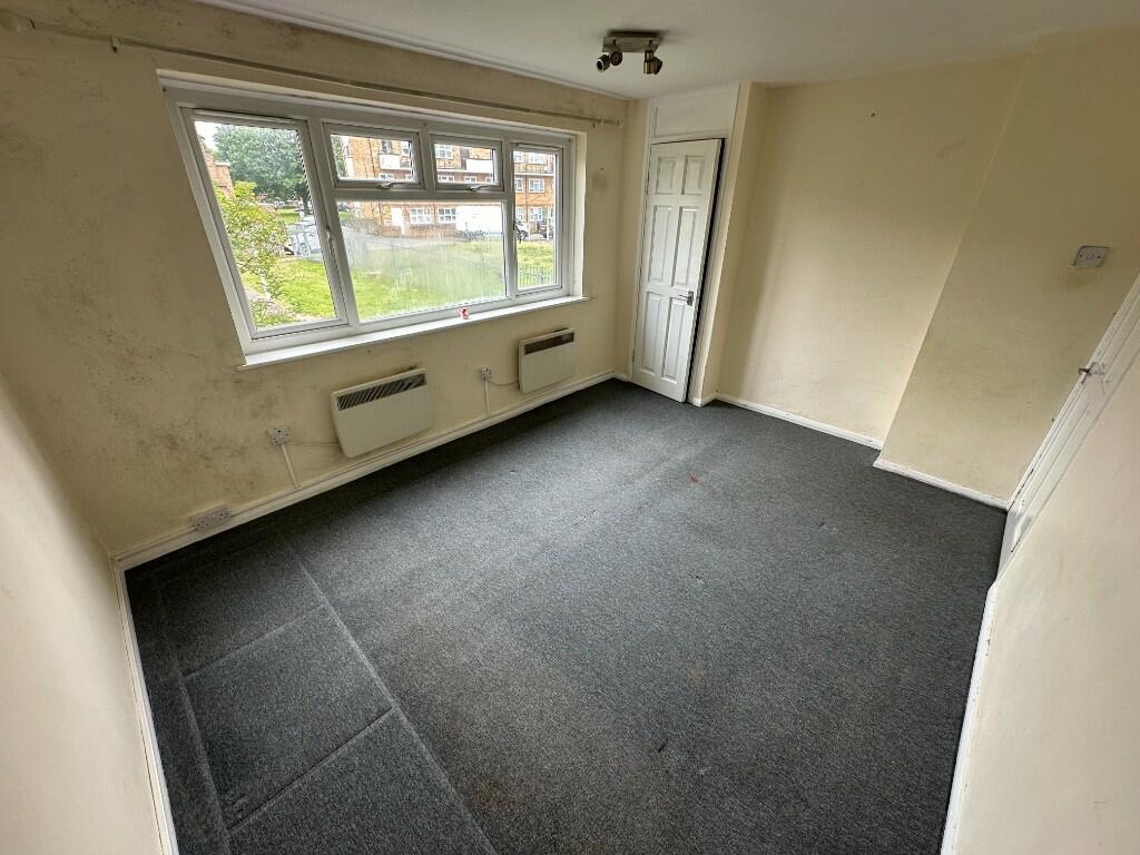 BEDROOM 1 (B)