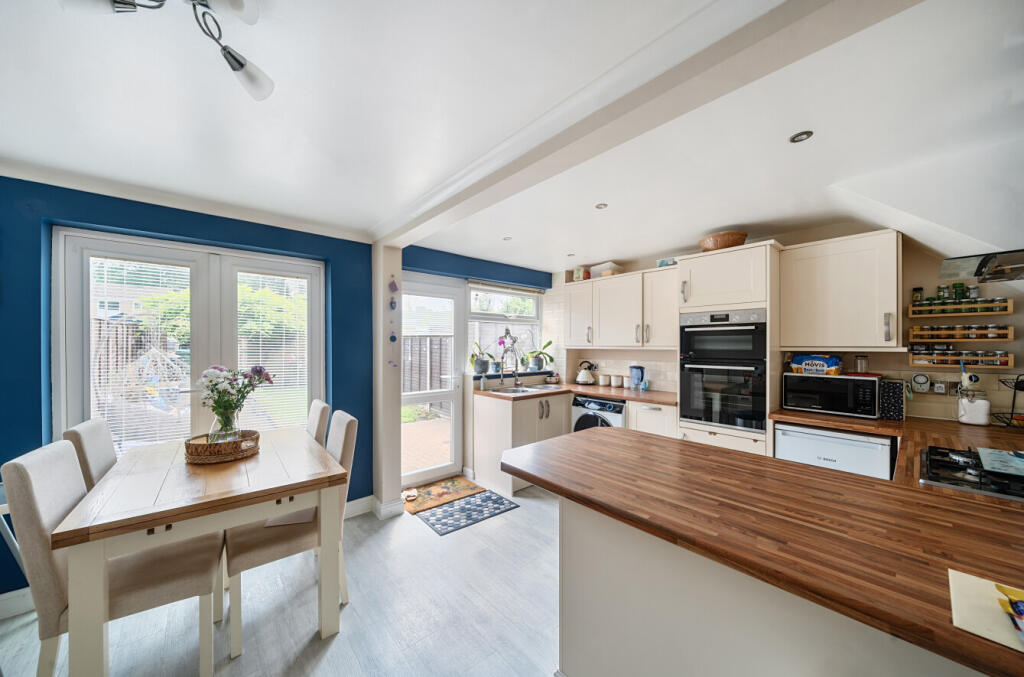 1304091-4-684715b...
