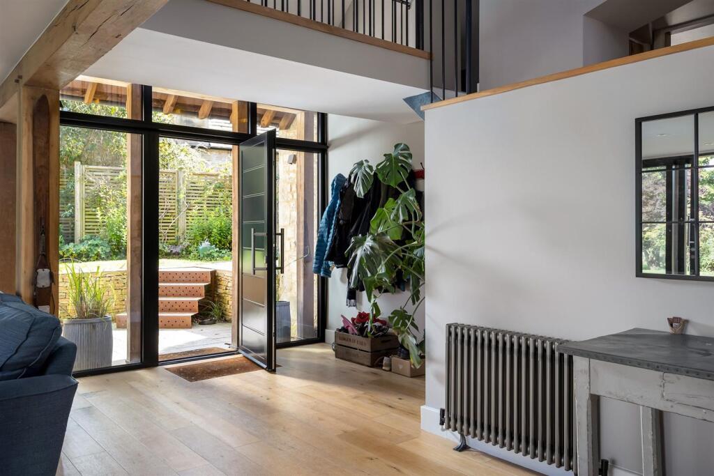 52 - 9-10 Sherborne - GL54 3DU - Web.jpg