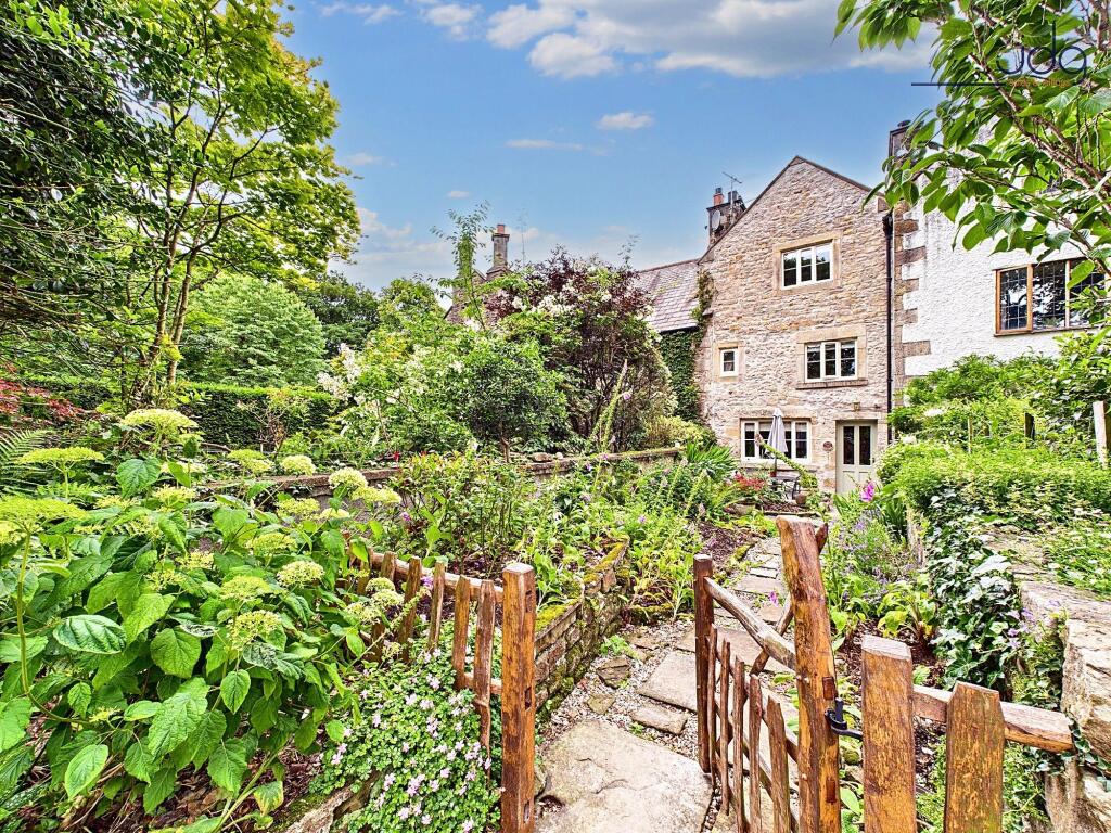 Welcome to Holly Cottage Green Lane