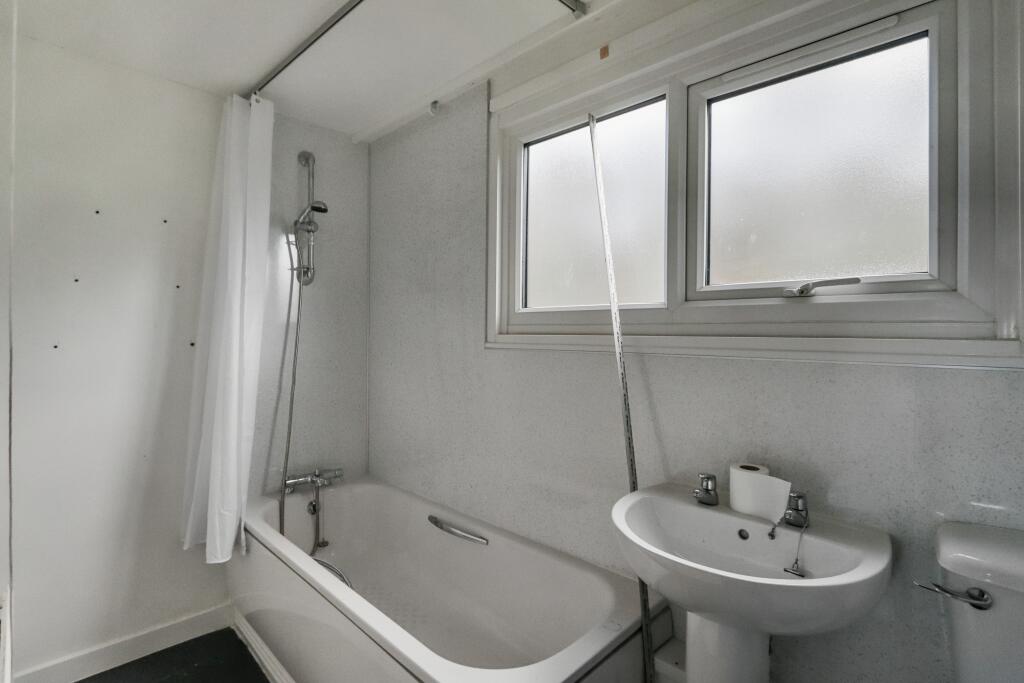 24 Park Spring Drive, Norfolk Park, Sheffield, South Yorkshire, S2 3RN