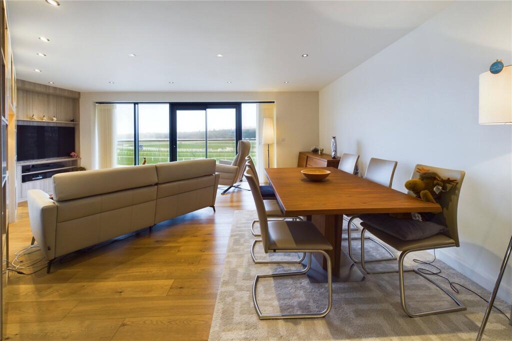 Living/Dining Area