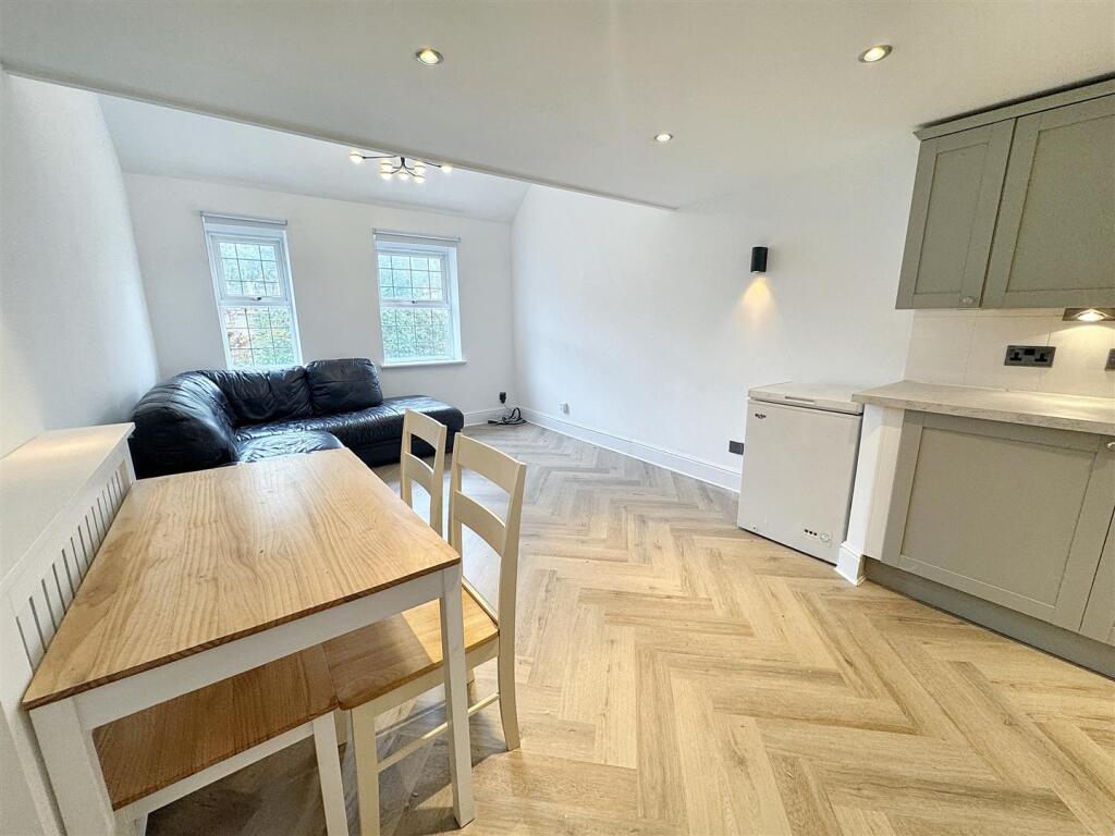 Kitchen/Lounge