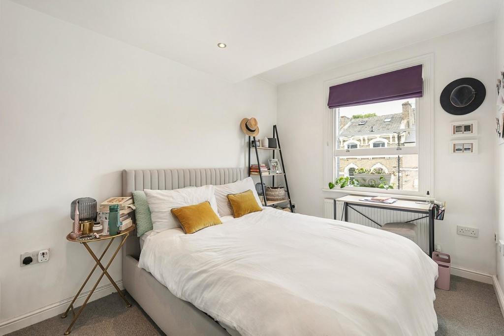 Bedroom (4).jpg