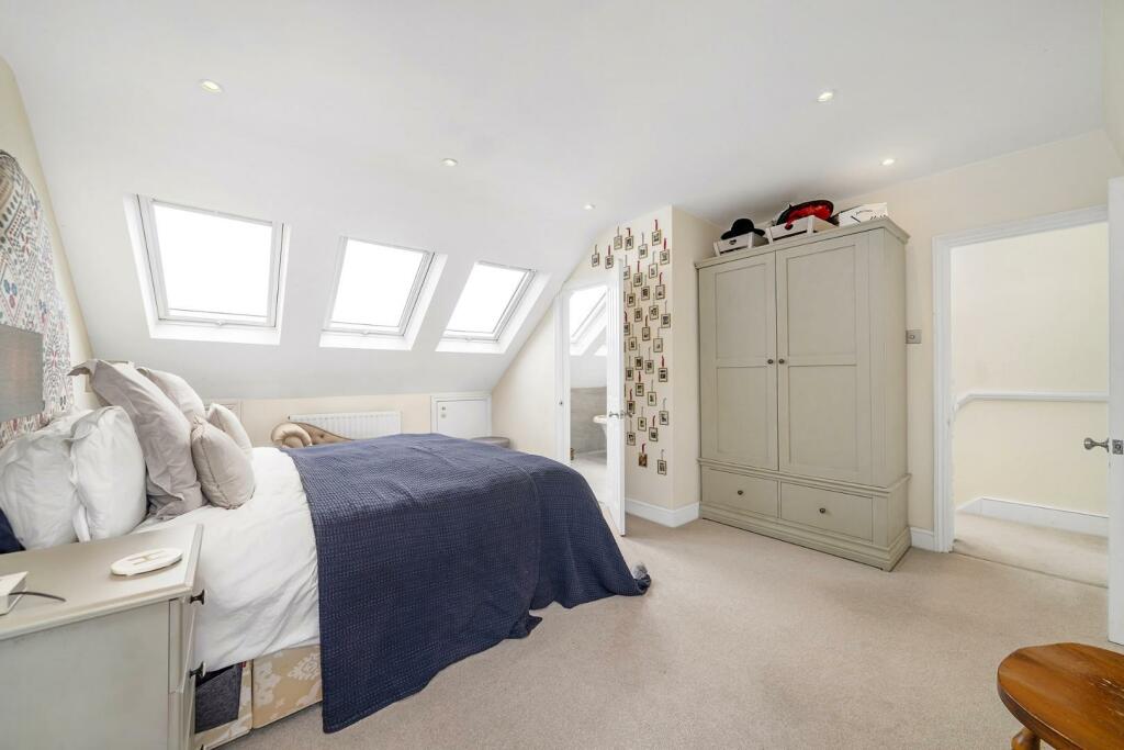 Principal Bedroom (2).JPG