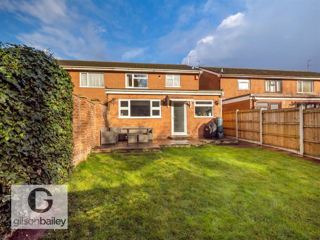 24AylesburyClose-6.jpg
