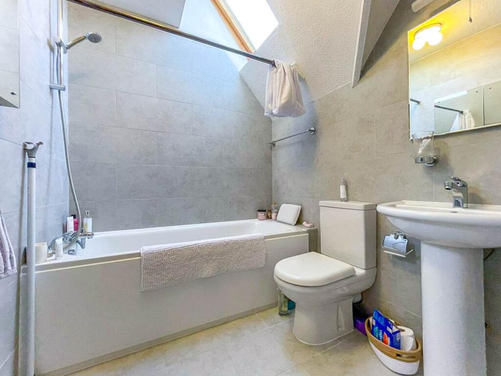 5 sea view bathroom 