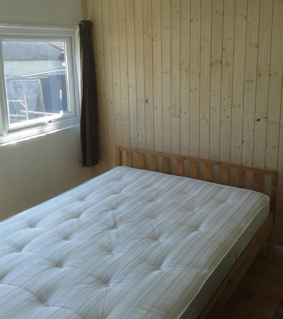 bedroom 4b.jpeg
