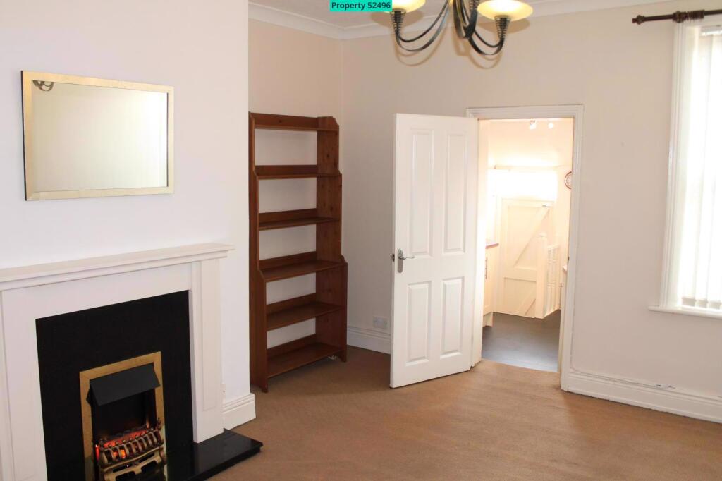 Living Room  15'8 x 12'11    