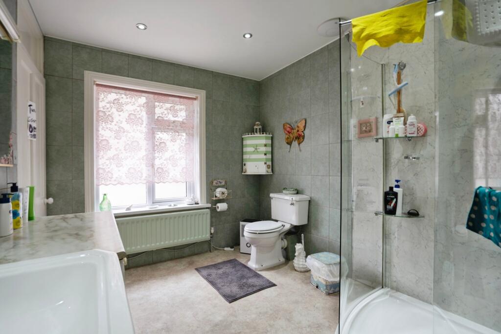 En Suite Shower Room