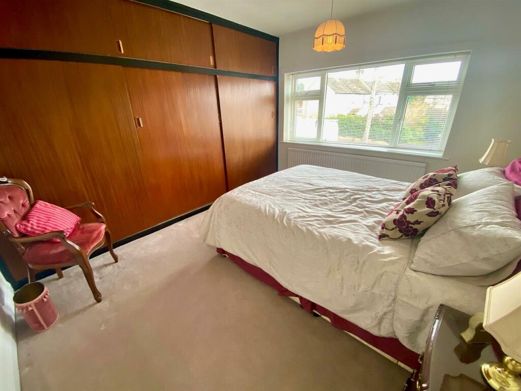 sunny bank road 51 bed 1.jpg