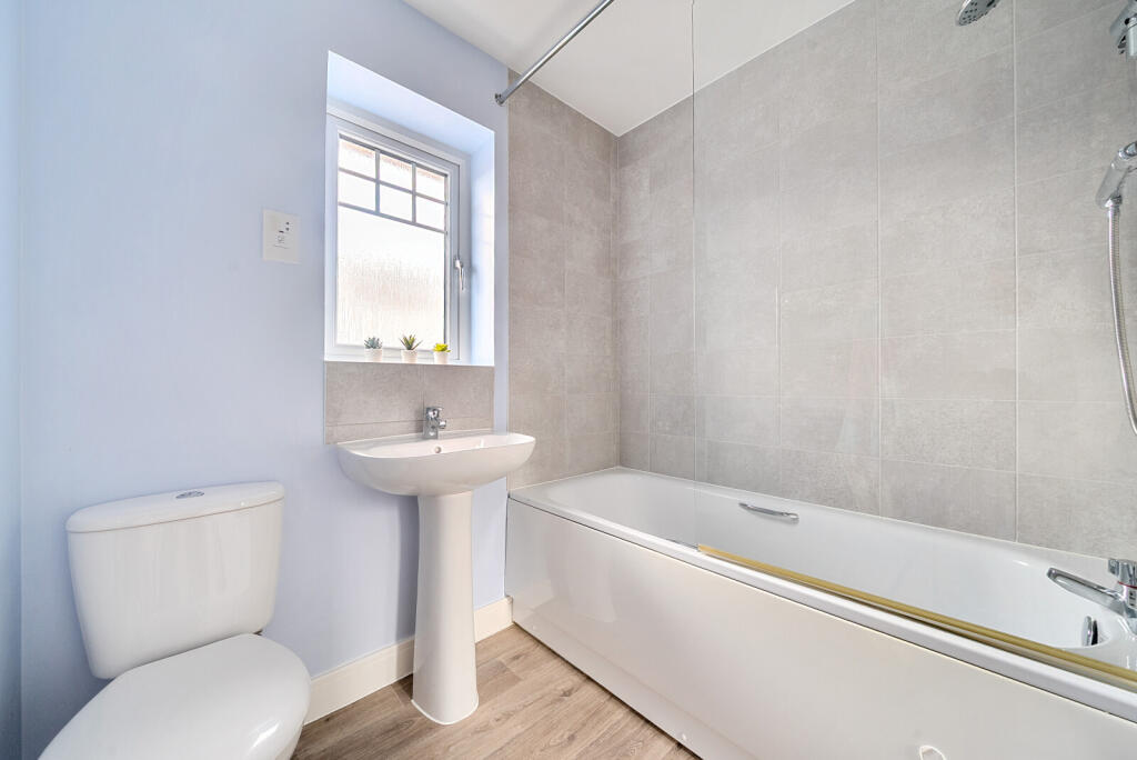 1375415-18-690b2f...