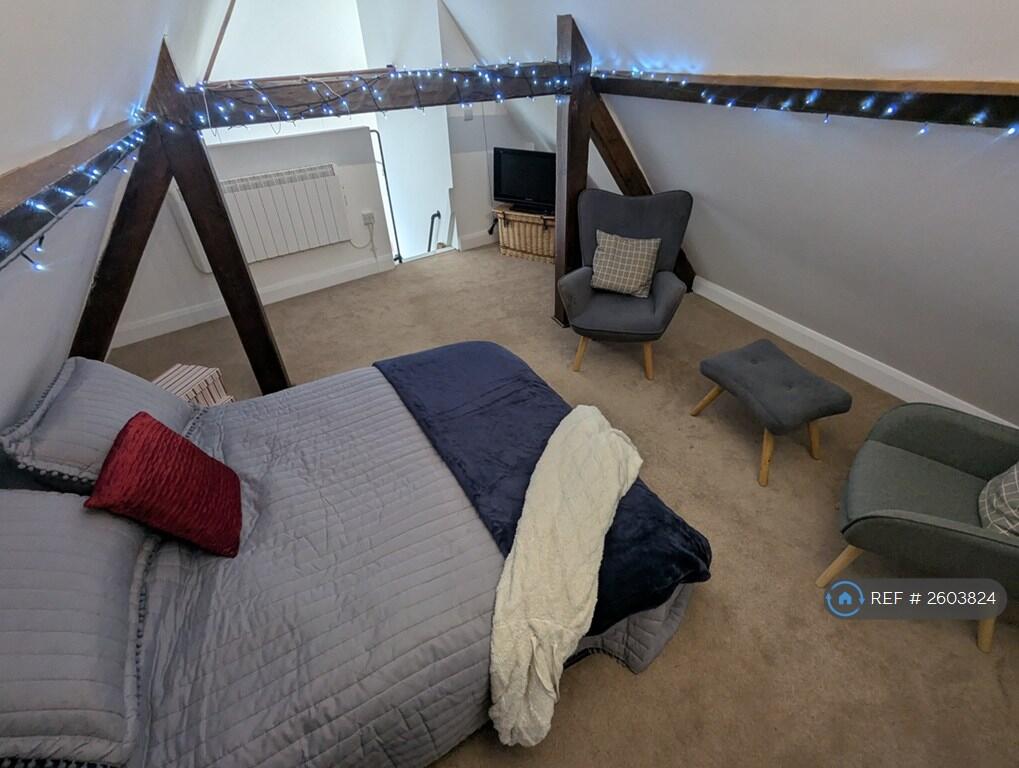 Maisonette Bedroom/Study