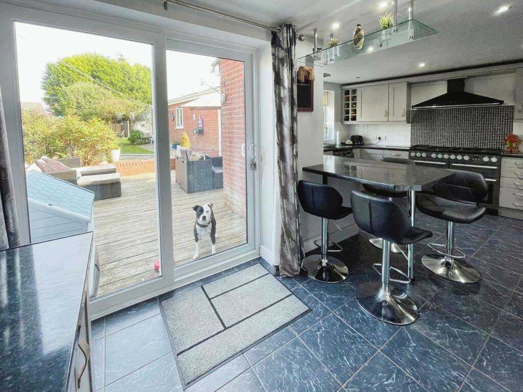 Kitchen/Breakfast