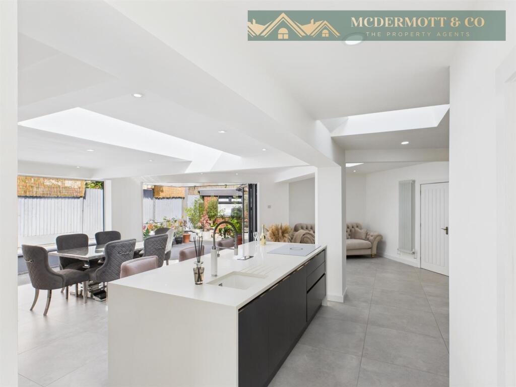 Kitchen/living area