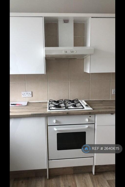 Kitchen (Showing Hob &amp; Oven)