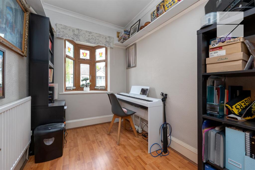 27 Wadham Avenue_0035.jpg