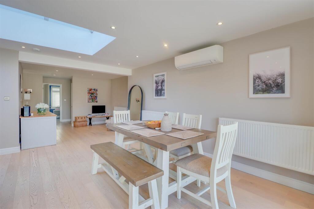 6 LILAC AVENUE INSIDE-7.jpg